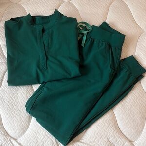 Women’s Figs hunter Green scrub set